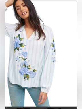Anthropologie Akemi + Kin Manuela Blue Striped Floral Embroidery Top S